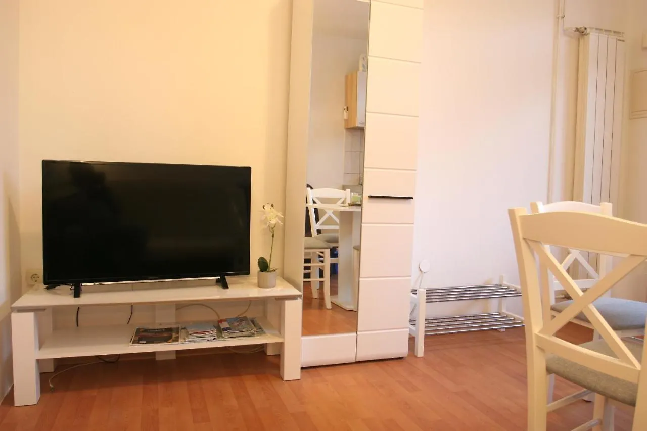 Πανσιόν Studio Apartman Maria Čavle